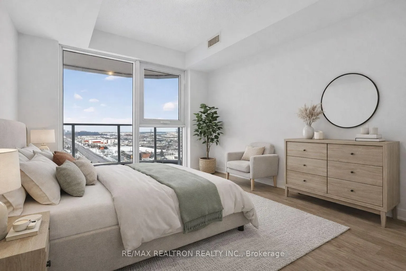 Photo 12 of Unit 1304, 1010 Sandy Beach Road, Pickering, Bay Ridges — HOMEH