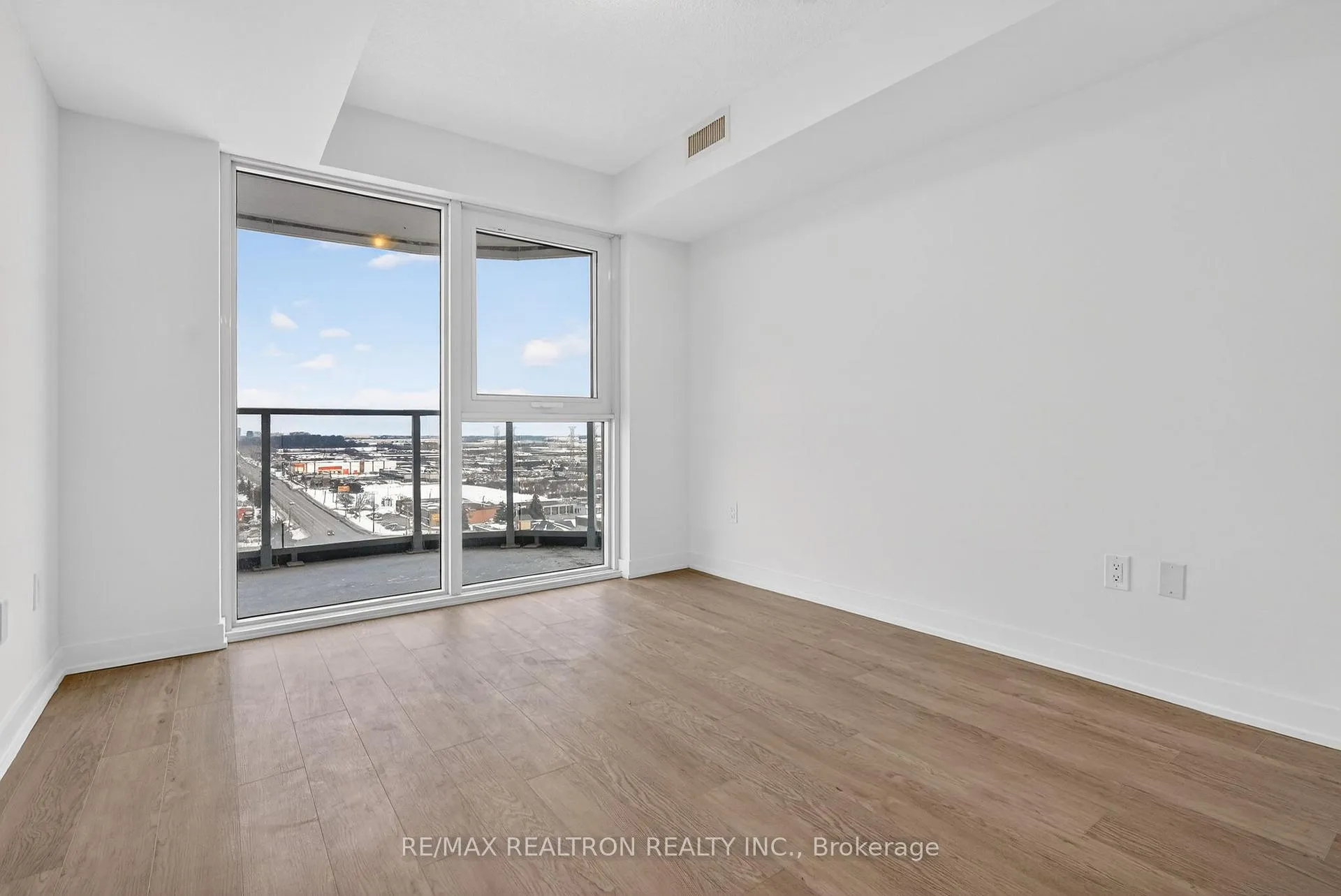 Photo 22 of Unit 1304, 1010 Sandy Beach Road, Pickering, Bay Ridges — HOMEH