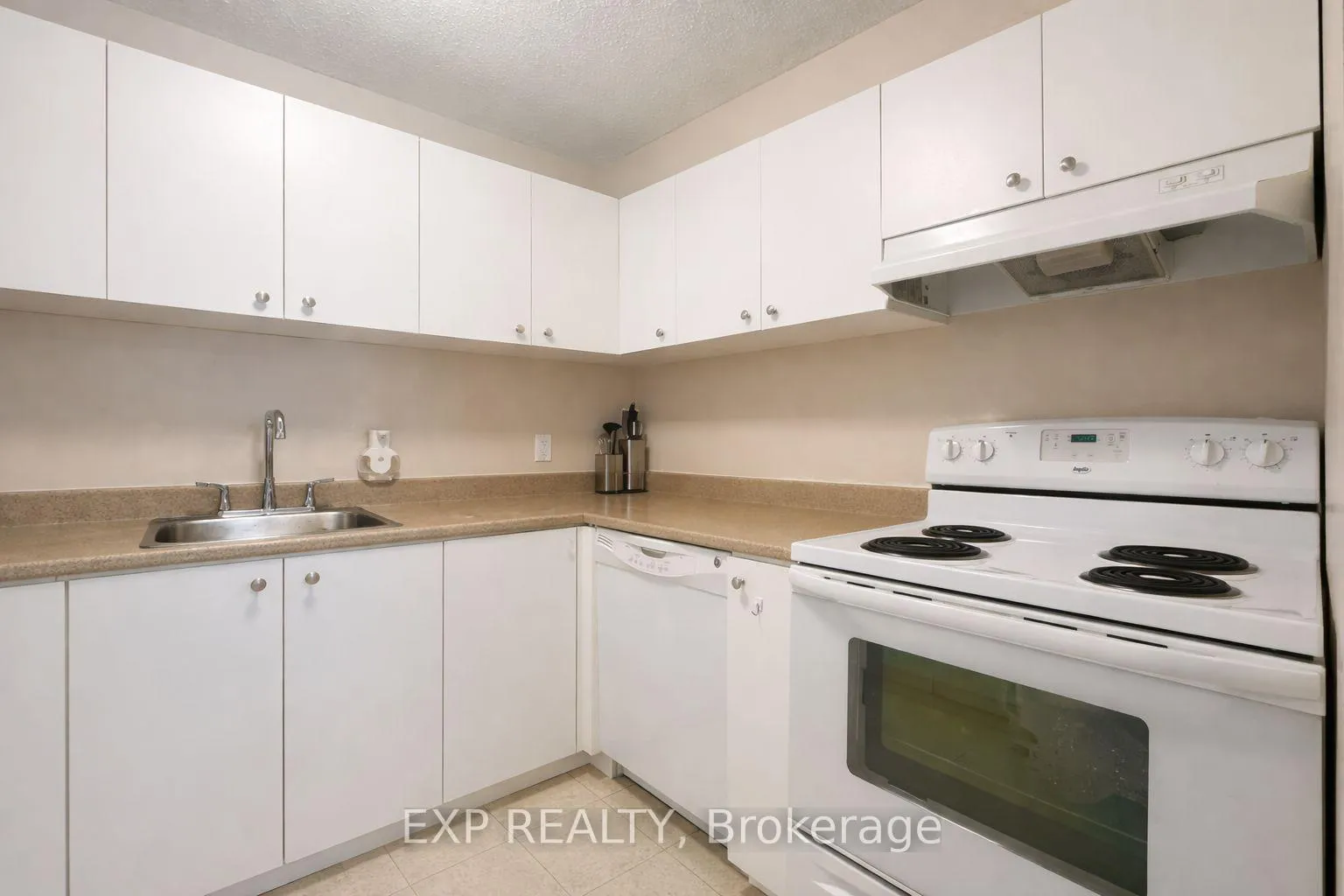 Photo 6 of Unit 705, 475 Laurier Avenue W, Ottawa, Ottawa Centre — HOMEH