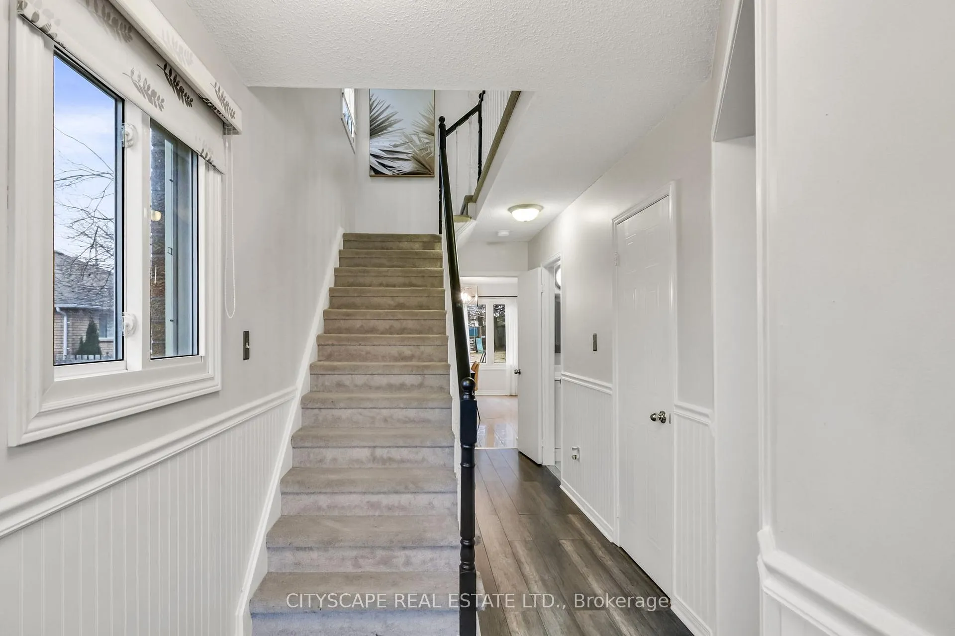 Photo 3 of 79 Weatherup Crescent, Barrie, West Bayfield — HOMEH