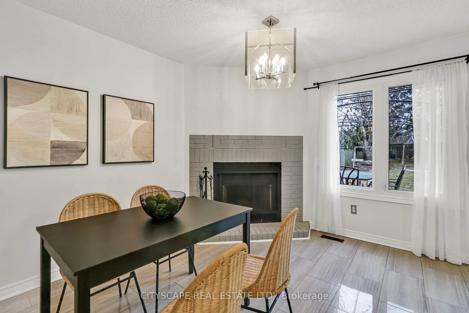 Photo 9 of 79 Weatherup Crescent, Barrie, West Bayfield — HOMEH