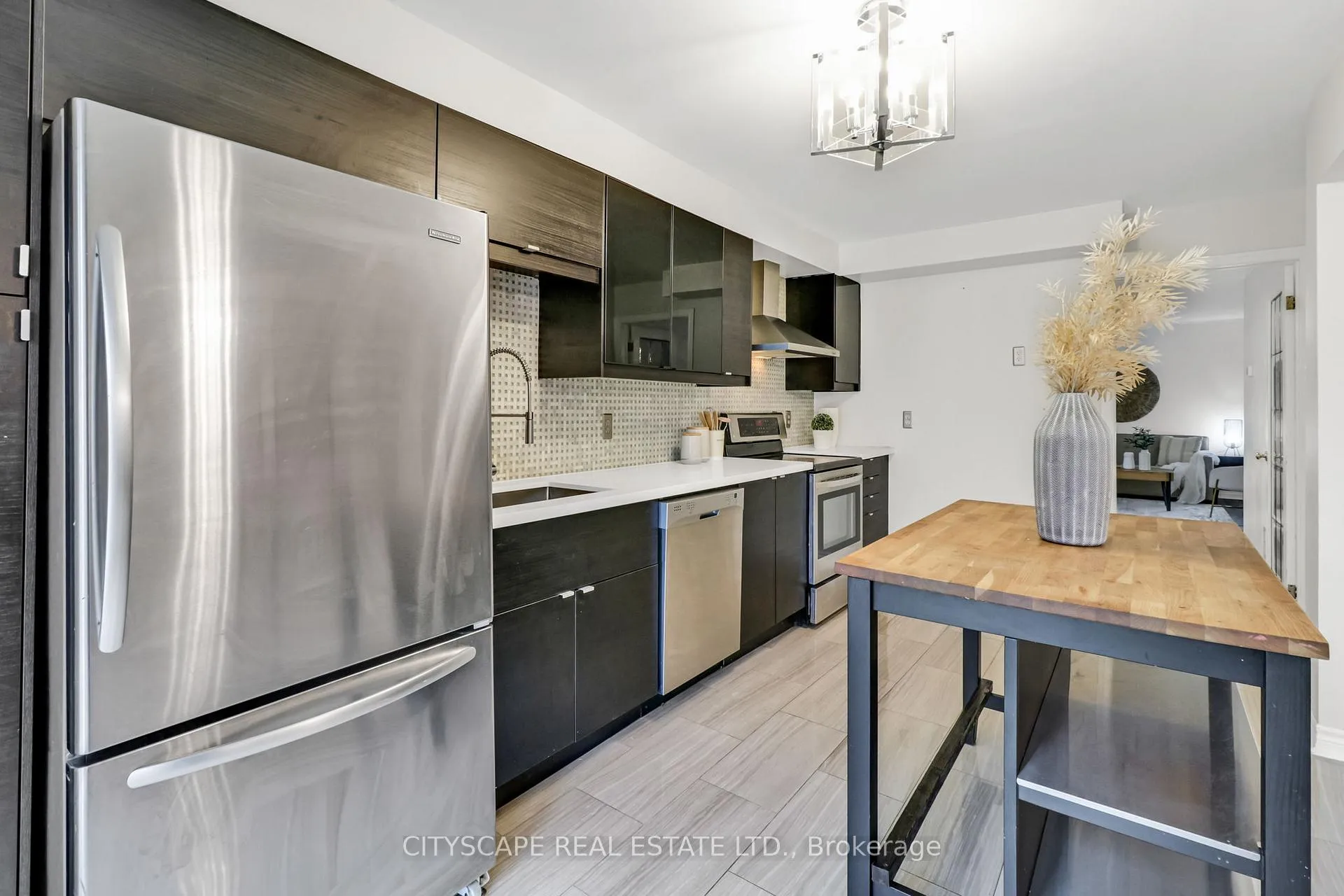 Photo 17 of 79 Weatherup Crescent, Barrie, West Bayfield — HOMEH