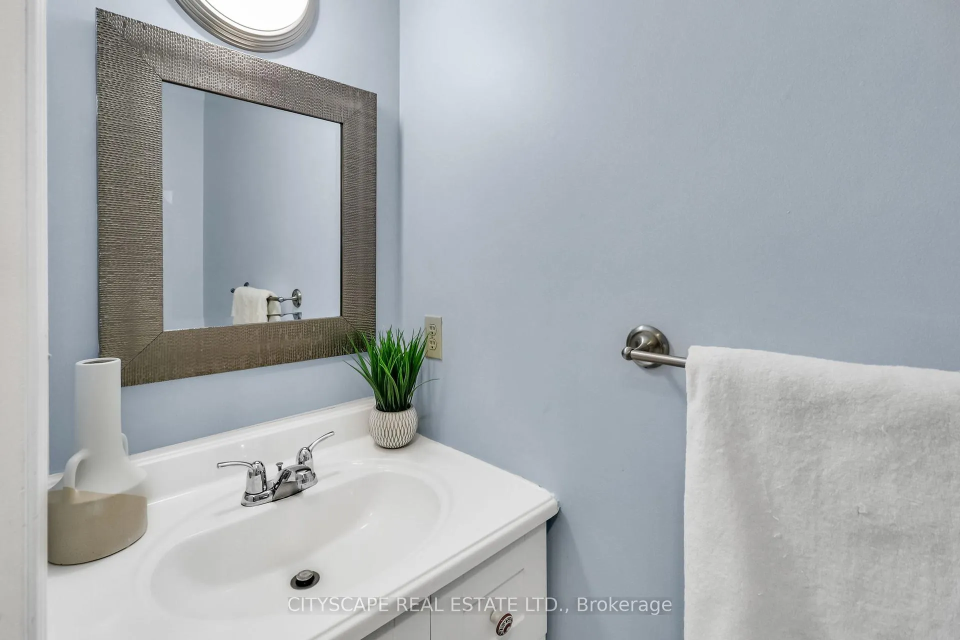 Photo 20 of 79 Weatherup Crescent, Barrie, West Bayfield — HOMEH