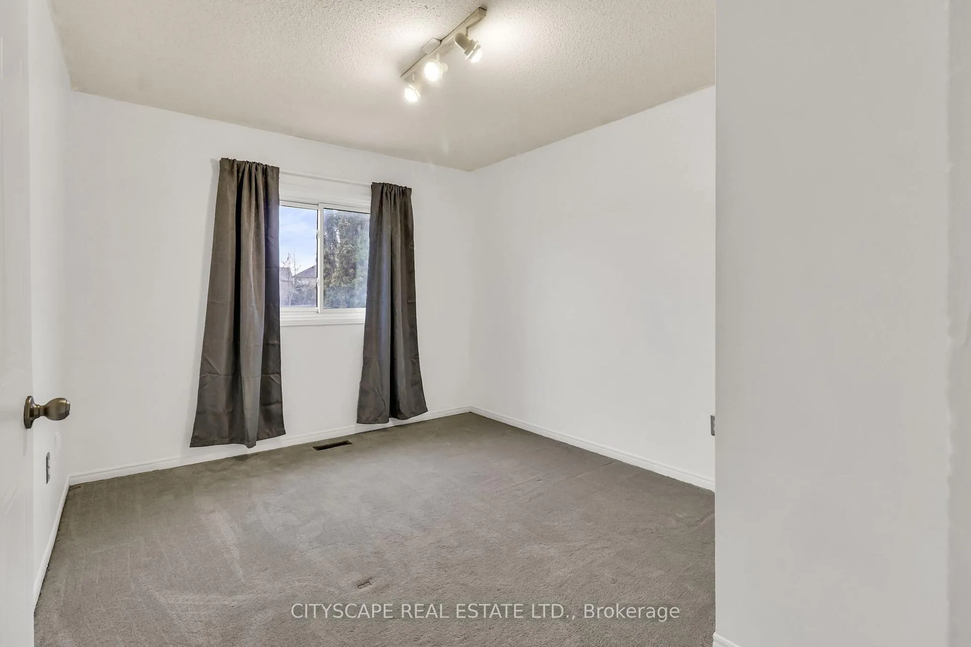 Photo 26 of 79 Weatherup Crescent, Barrie, West Bayfield — HOMEH