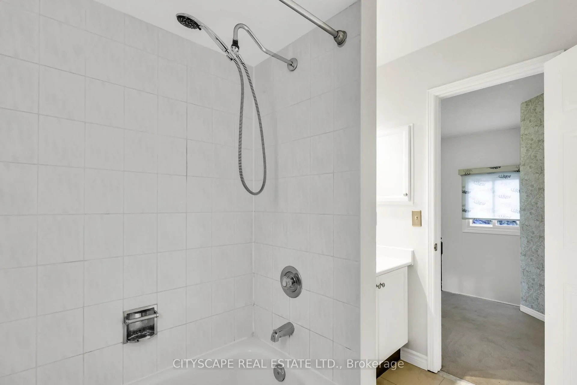 Photo 29 of 79 Weatherup Crescent, Barrie, West Bayfield — HOMEH