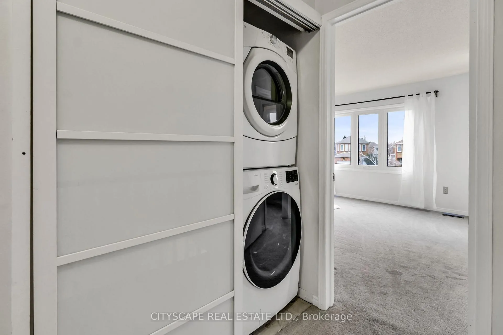 Photo 32 of 79 Weatherup Crescent, Barrie, West Bayfield — HOMEH