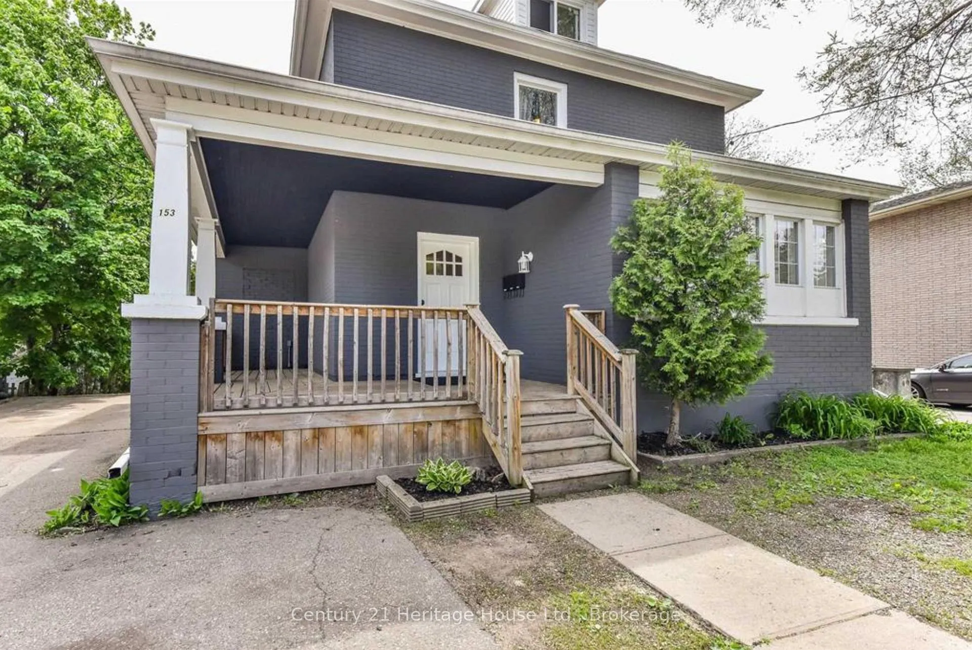 Front of 153 St Andrews Street