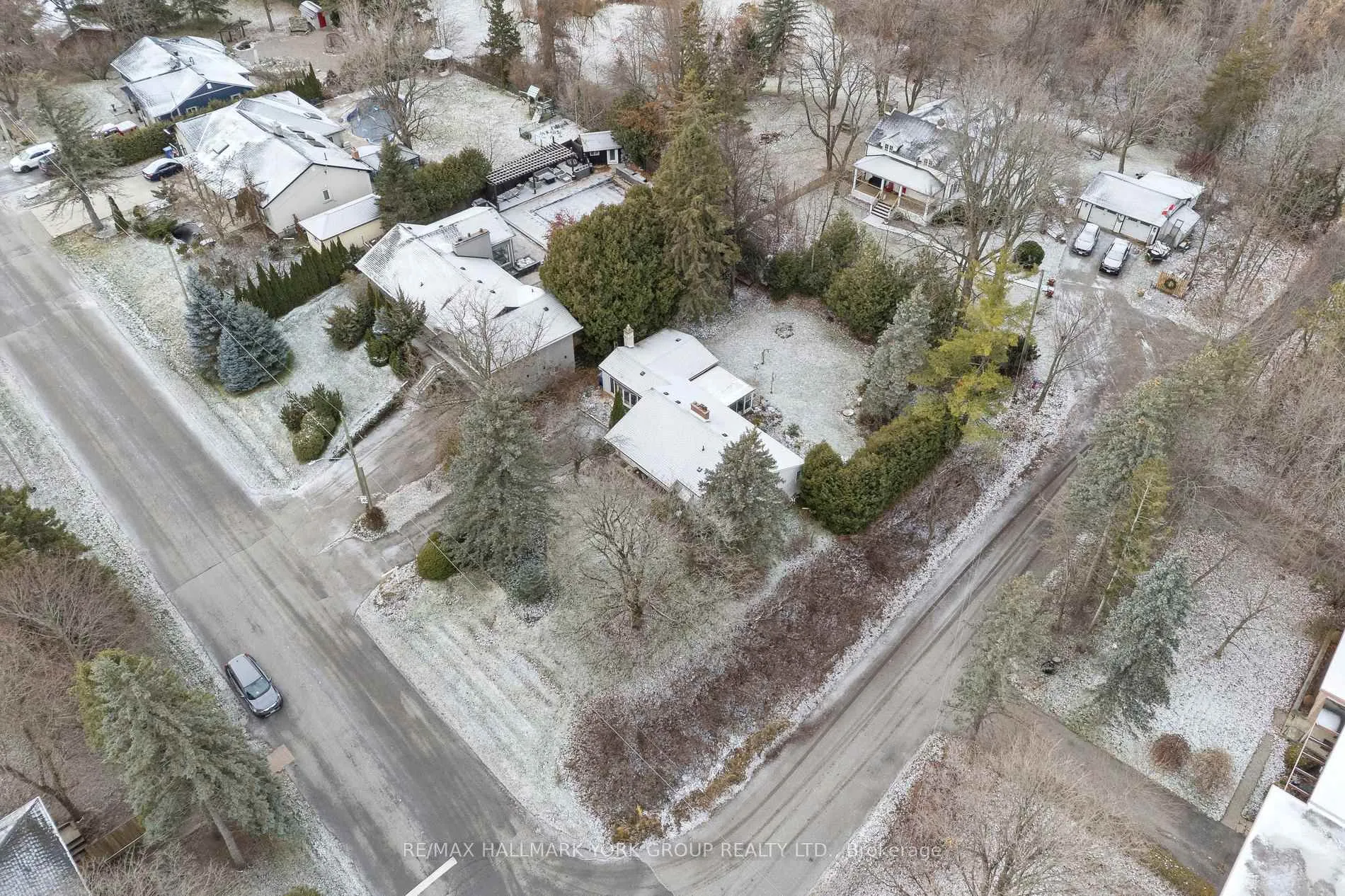Photo 12 of 60 Charles Street, King, King City — HOMEH