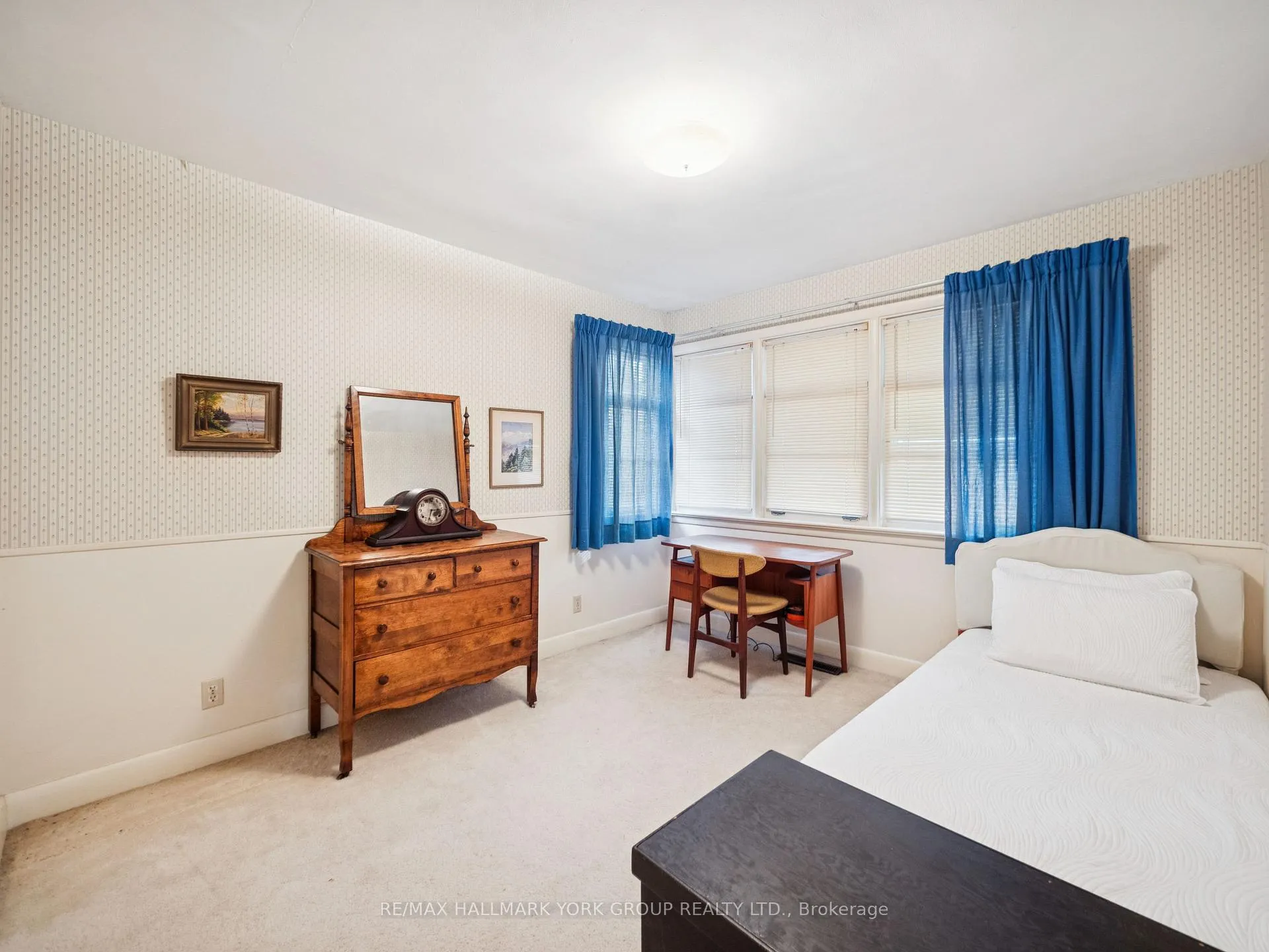 Photo 14 of 60 Charles Street, King, King City — HOMEH