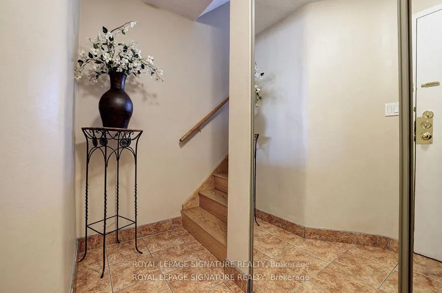 Photo 3 of Unit 201, 11 Wincott Drive, Etobicoke, Kingsview Village-The Westway — HOMEH