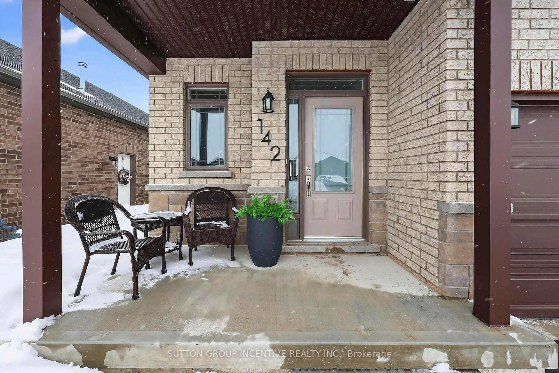 Photo 2 of 142 Ritchie Crescent, Springwater, Elmvale — HOMEH