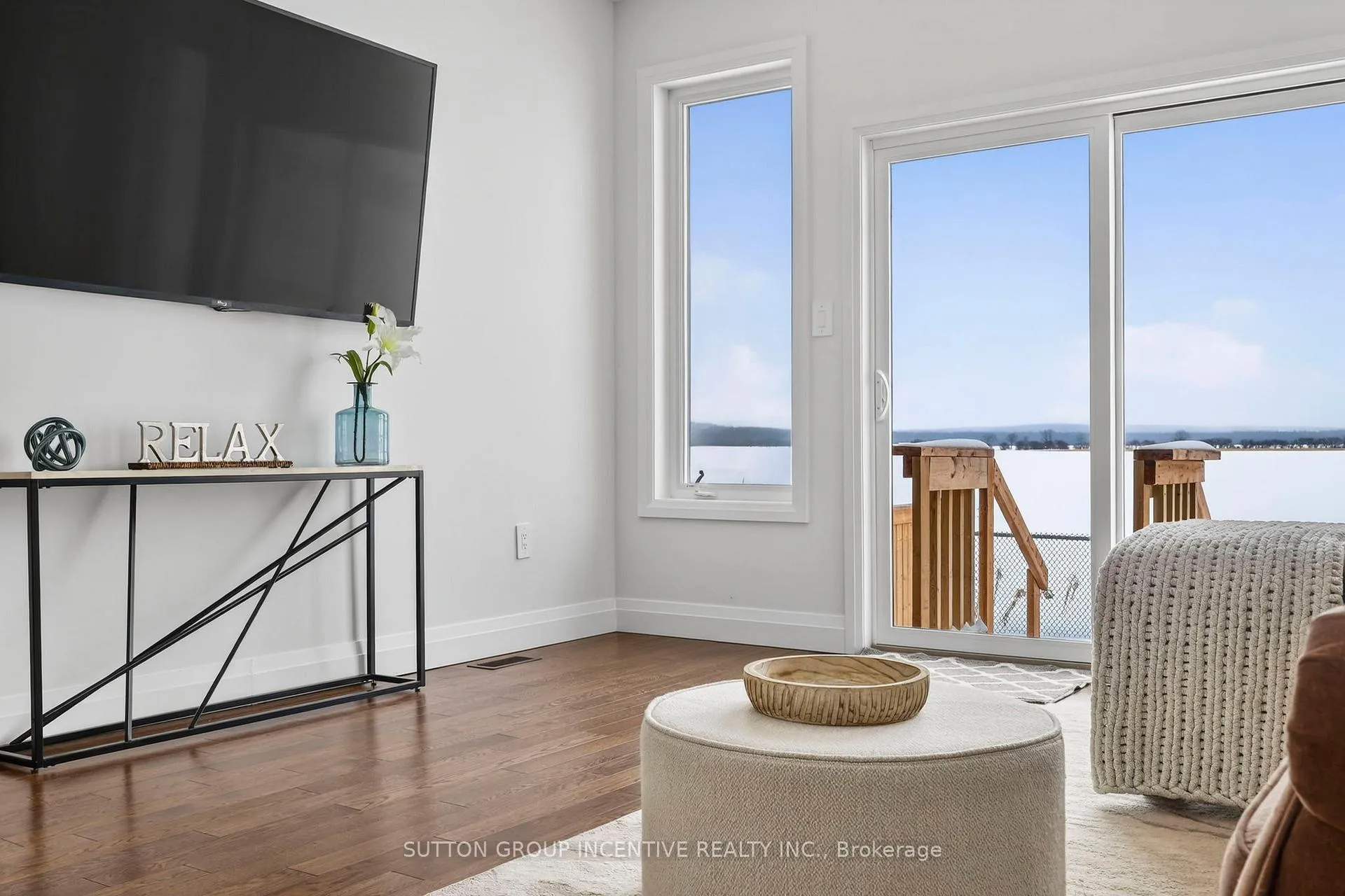 Photo 9 of 142 Ritchie Crescent, Springwater, Elmvale — HOMEH
