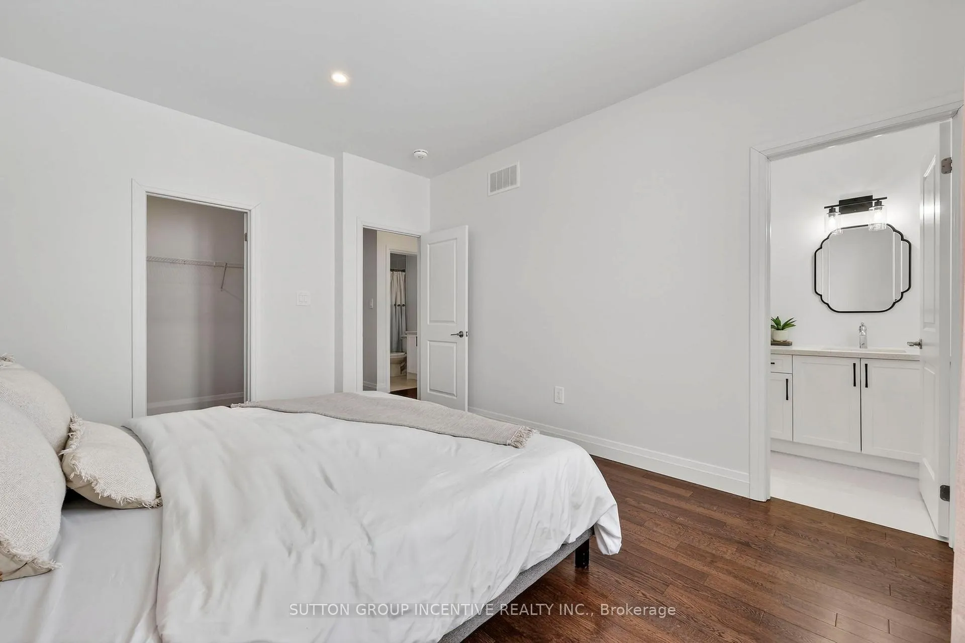 Photo 11 of 142 Ritchie Crescent, Springwater, Elmvale — HOMEH