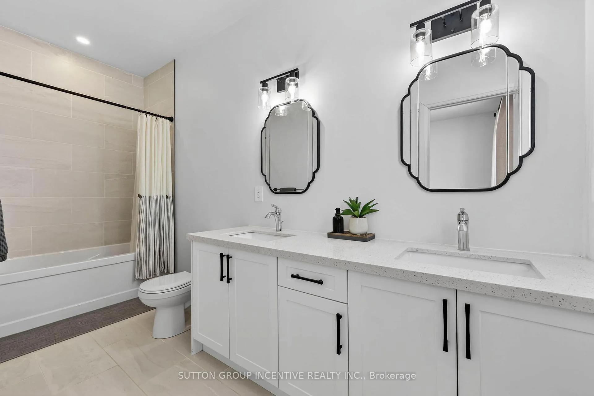 Photo 12 of 142 Ritchie Crescent, Springwater, Elmvale — HOMEH