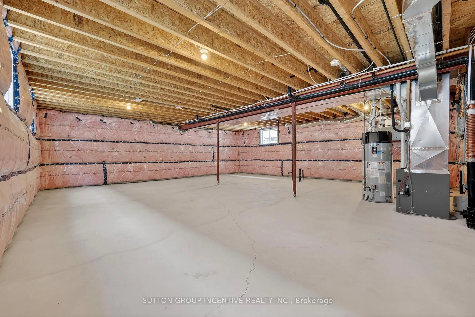 Photo 16 of 142 Ritchie Crescent, Springwater, Elmvale — HOMEH