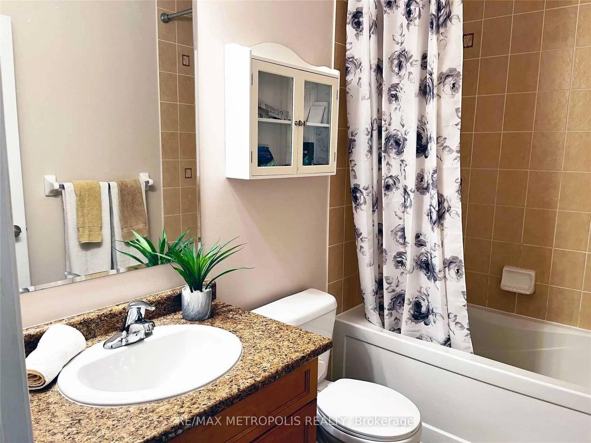 Photo 13 of 747 Challinor Terrace, Milton, Harrison — HOMEH