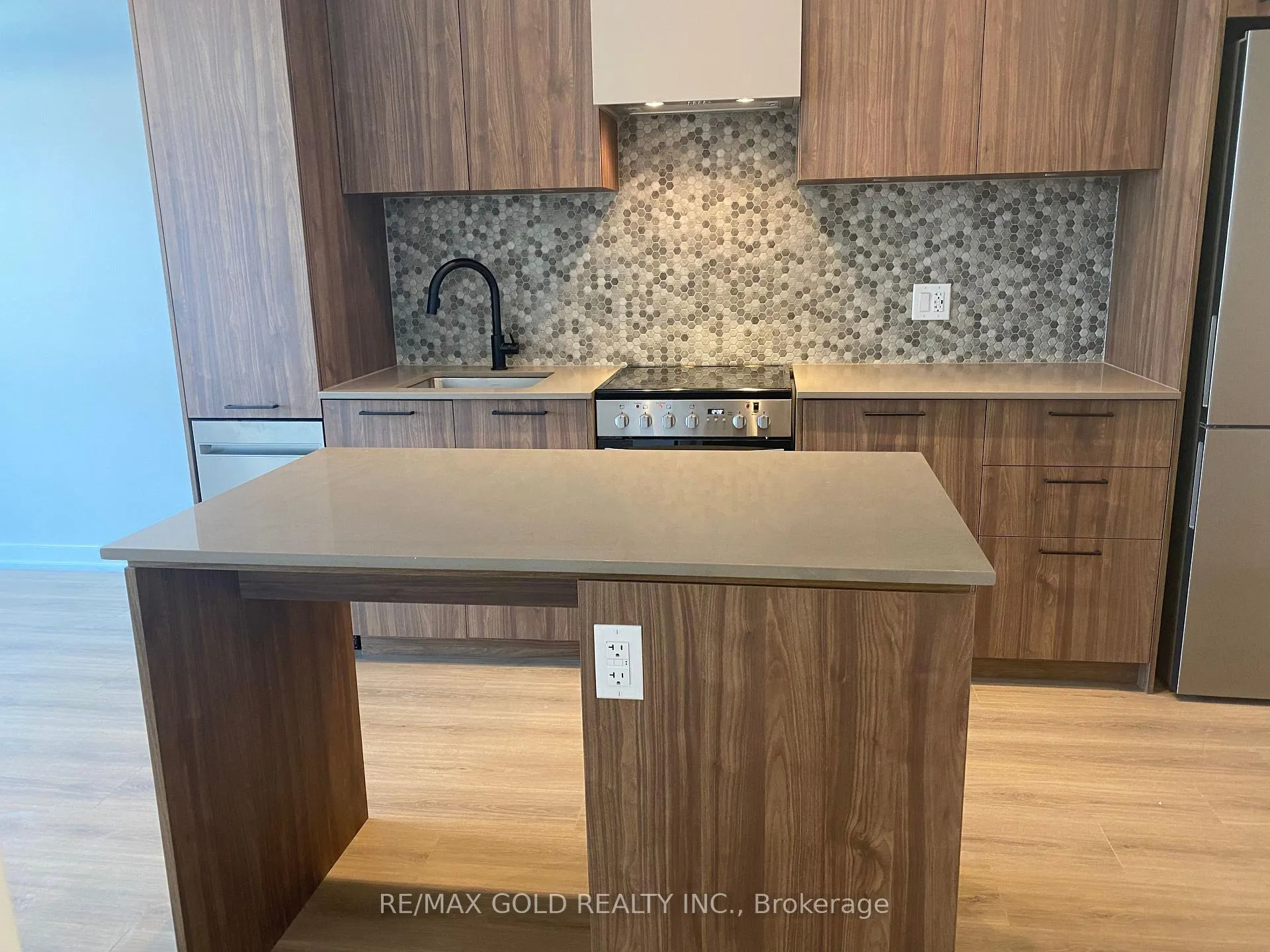 Photo 12 of Unit 301, 10 Lagerfeld Drive, Brampton, Northwest Brampton — HOMEH