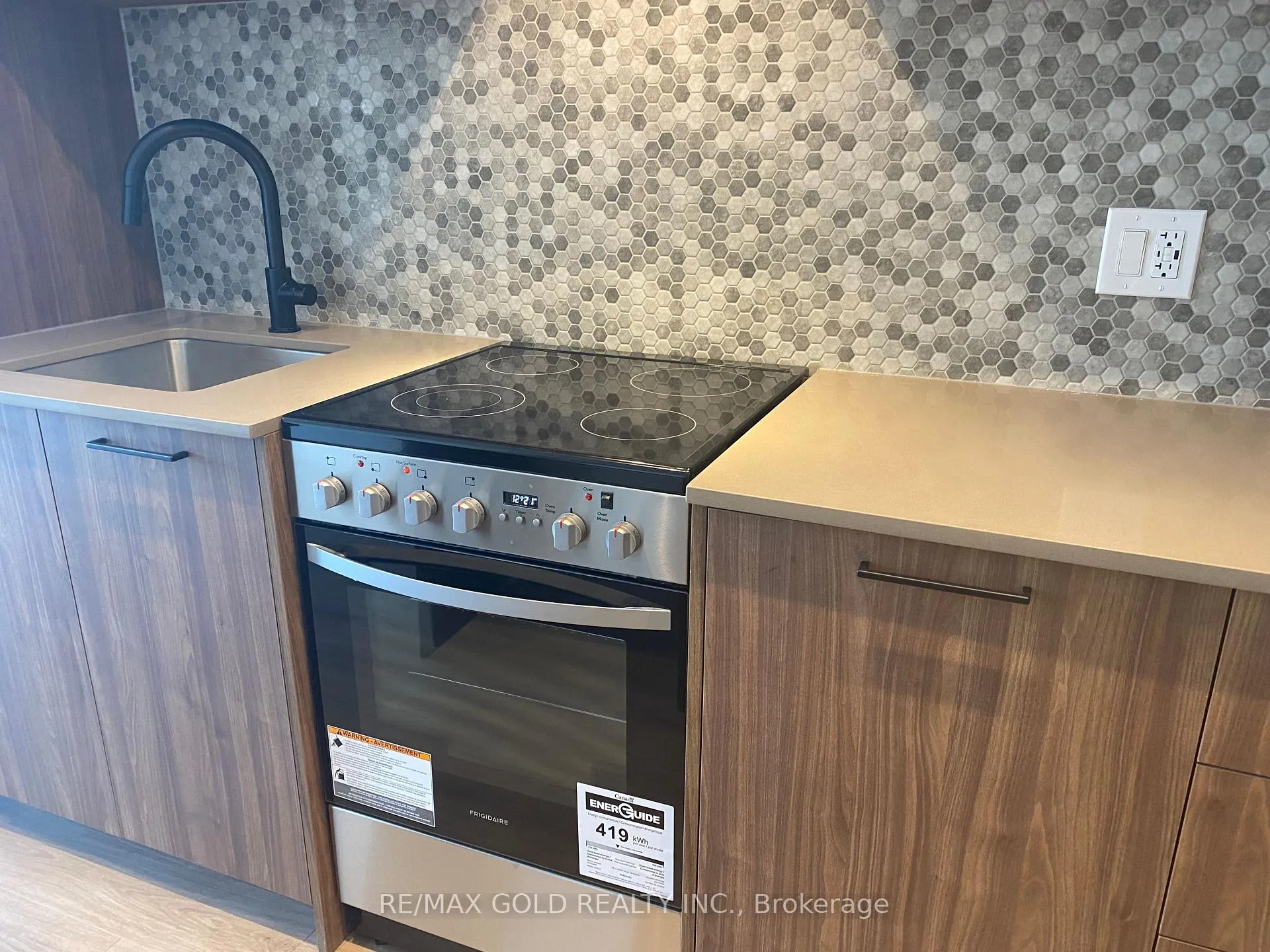 Photo 15 of Unit 301, 10 Lagerfeld Drive, Brampton, Northwest Brampton — HOMEH