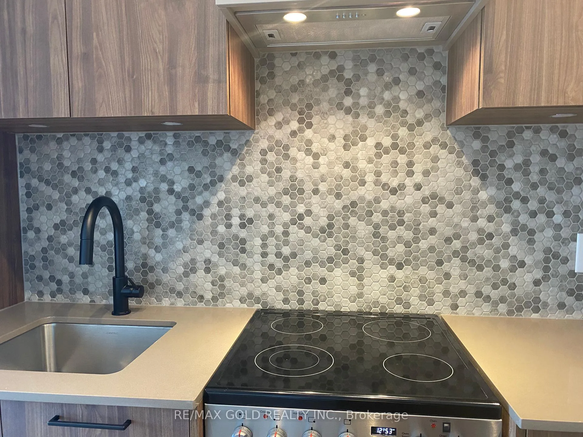 Photo 40 of Unit 301, 10 Lagerfeld Drive, Brampton, Northwest Brampton — HOMEH