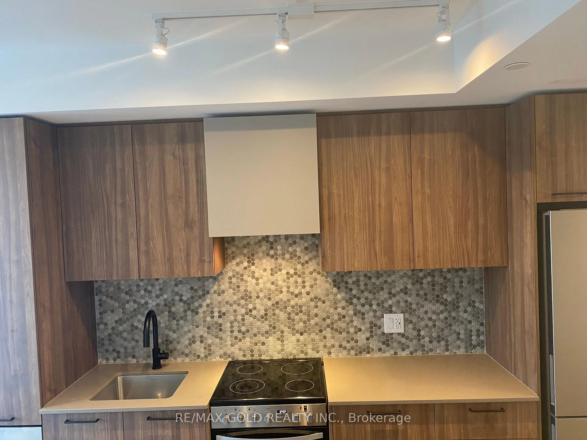 Photo 41 of Unit 301, 10 Lagerfeld Drive, Brampton, Northwest Brampton — HOMEH