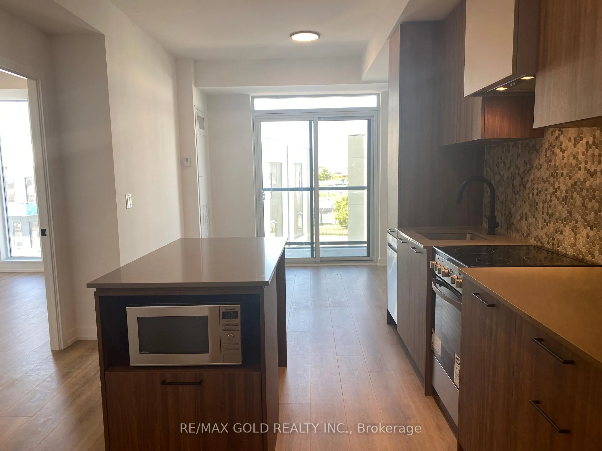 Photo 48 of Unit 301, 10 Lagerfeld Drive, Brampton, Northwest Brampton — HOMEH