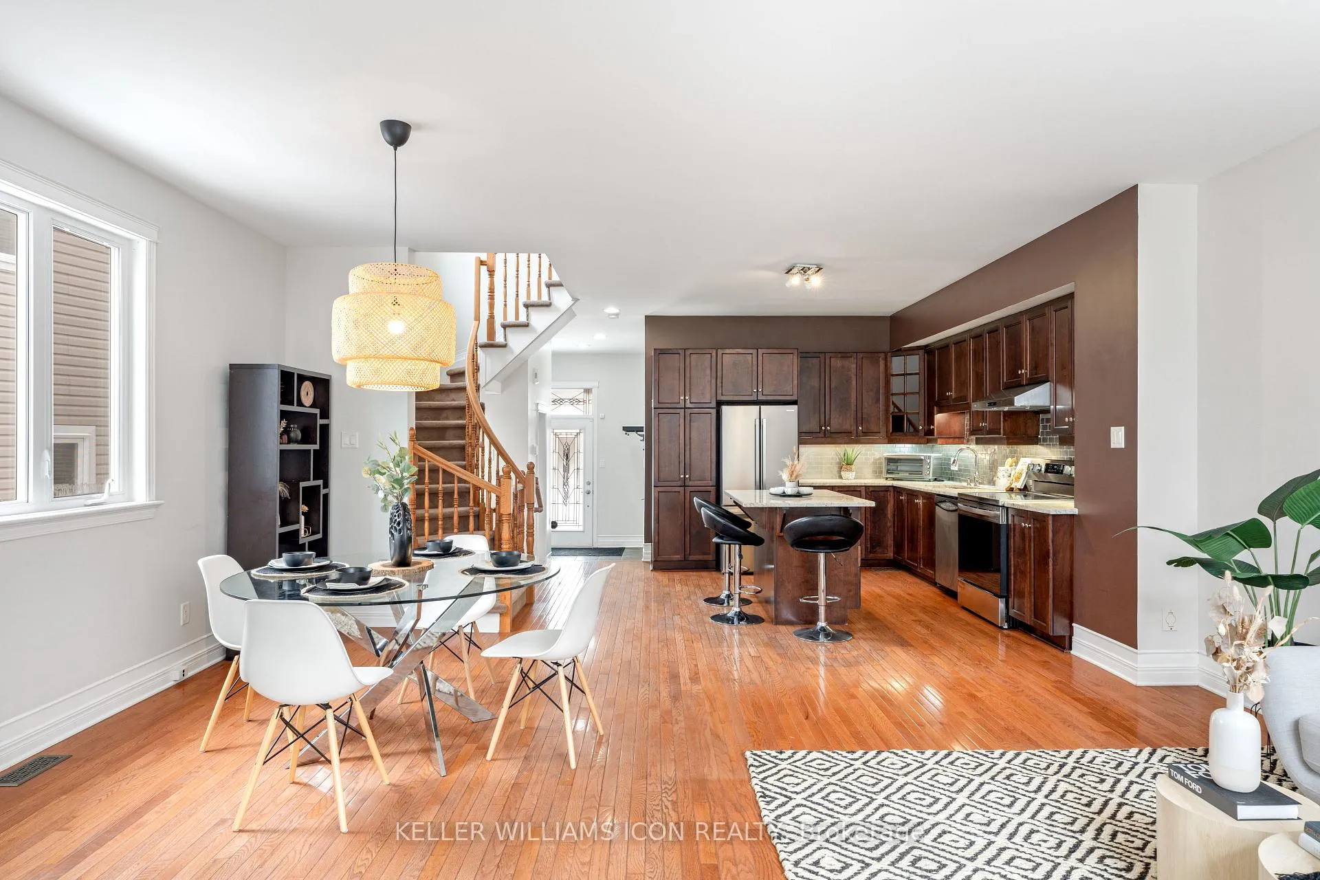 Photo 9 of 114 Encore Private, Ottawa, City View/Skyline/Fisher Heights/Parkwood Hills — HOMEH