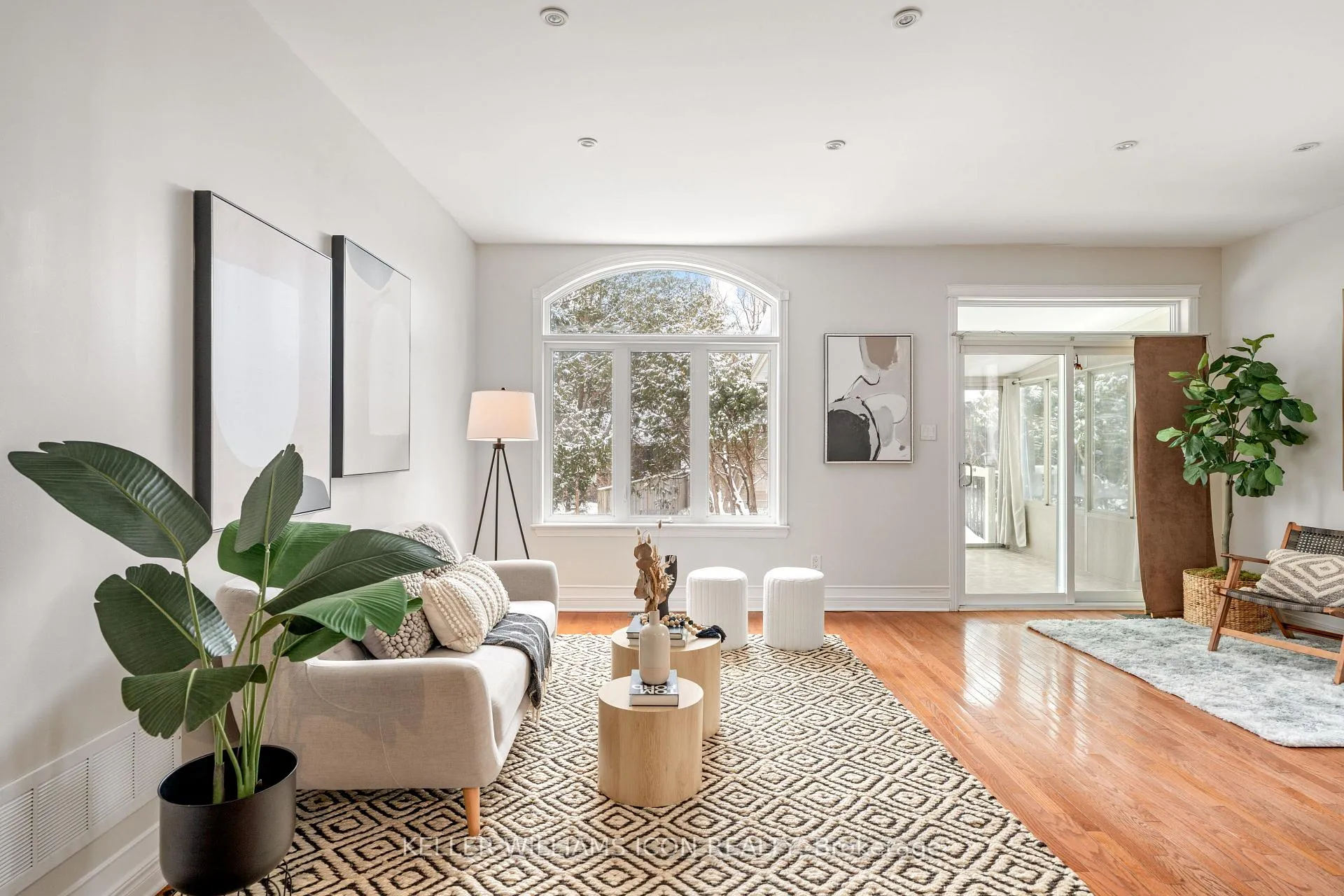 Photo 10 of 114 Encore Private, Ottawa, City View/Skyline/Fisher Heights/Parkwood Hills — HOMEH