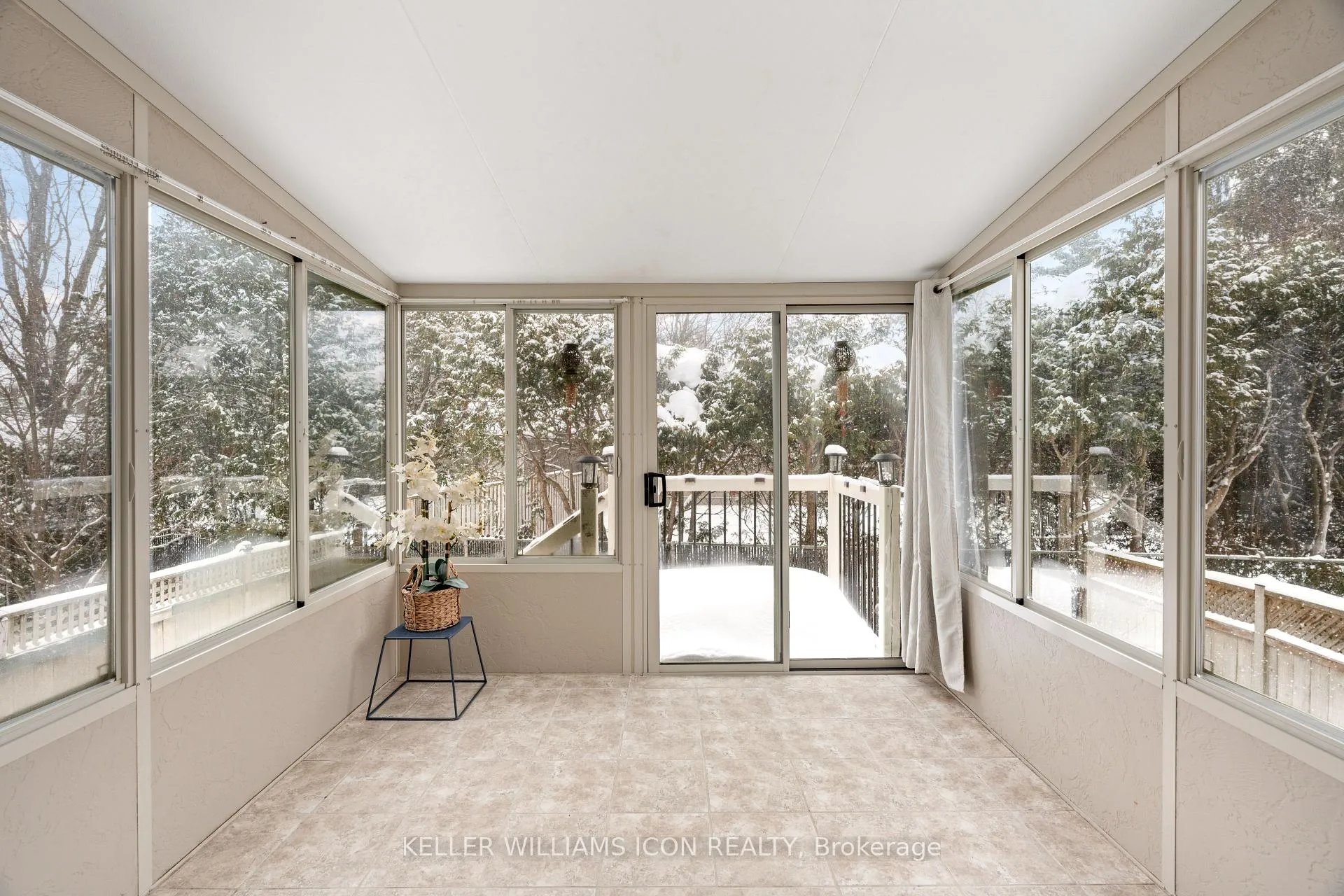 Photo 13 of 114 Encore Private, Ottawa, City View/Skyline/Fisher Heights/Parkwood Hills — HOMEH