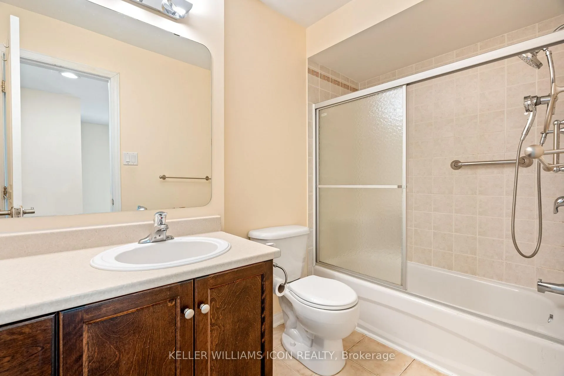 Photo 25 of 114 Encore Private, Ottawa, City View/Skyline/Fisher Heights/Parkwood Hills — HOMEH