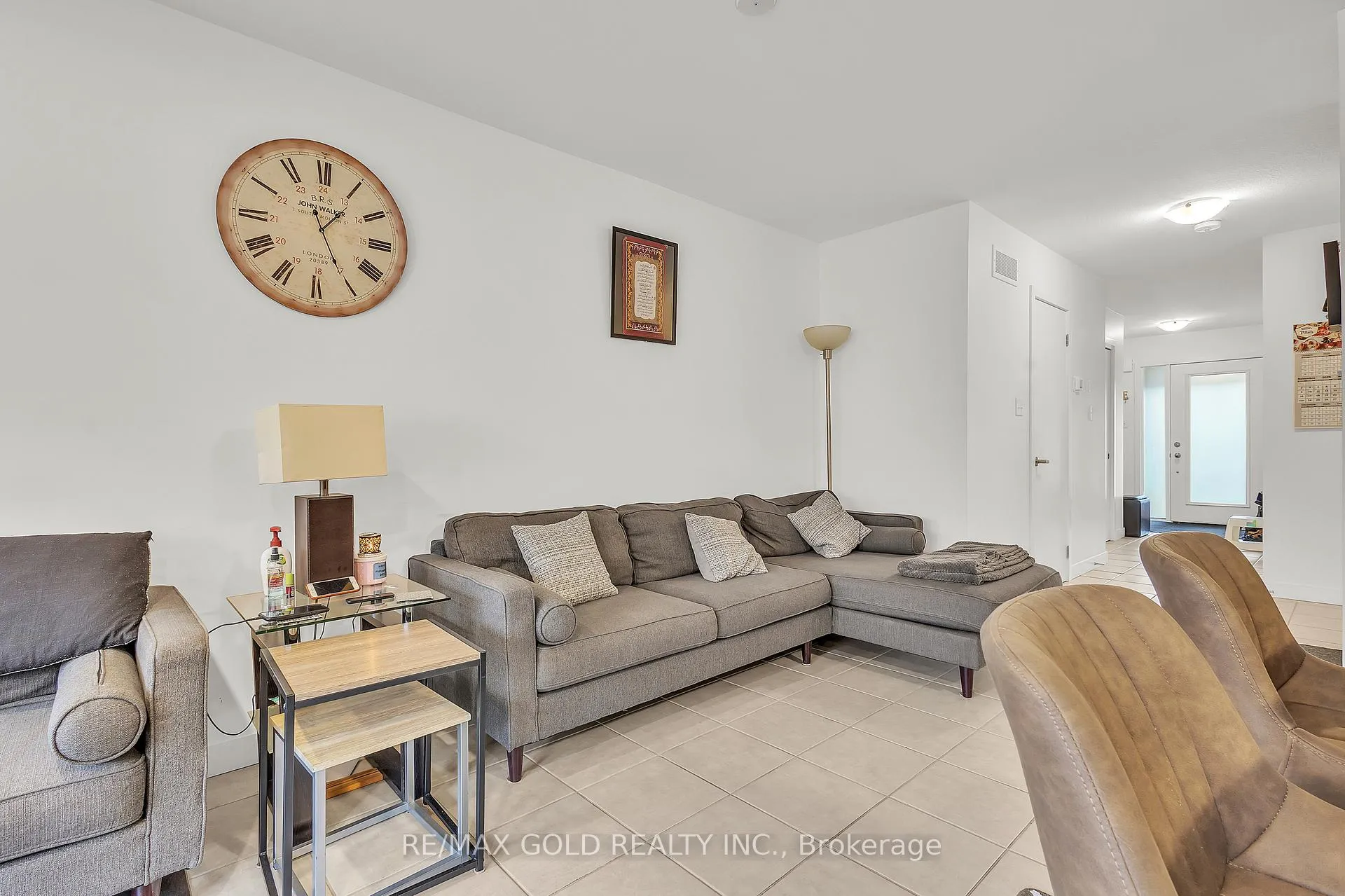 Photo 11 of 75 Pony Way, Kitchener — HOMEH