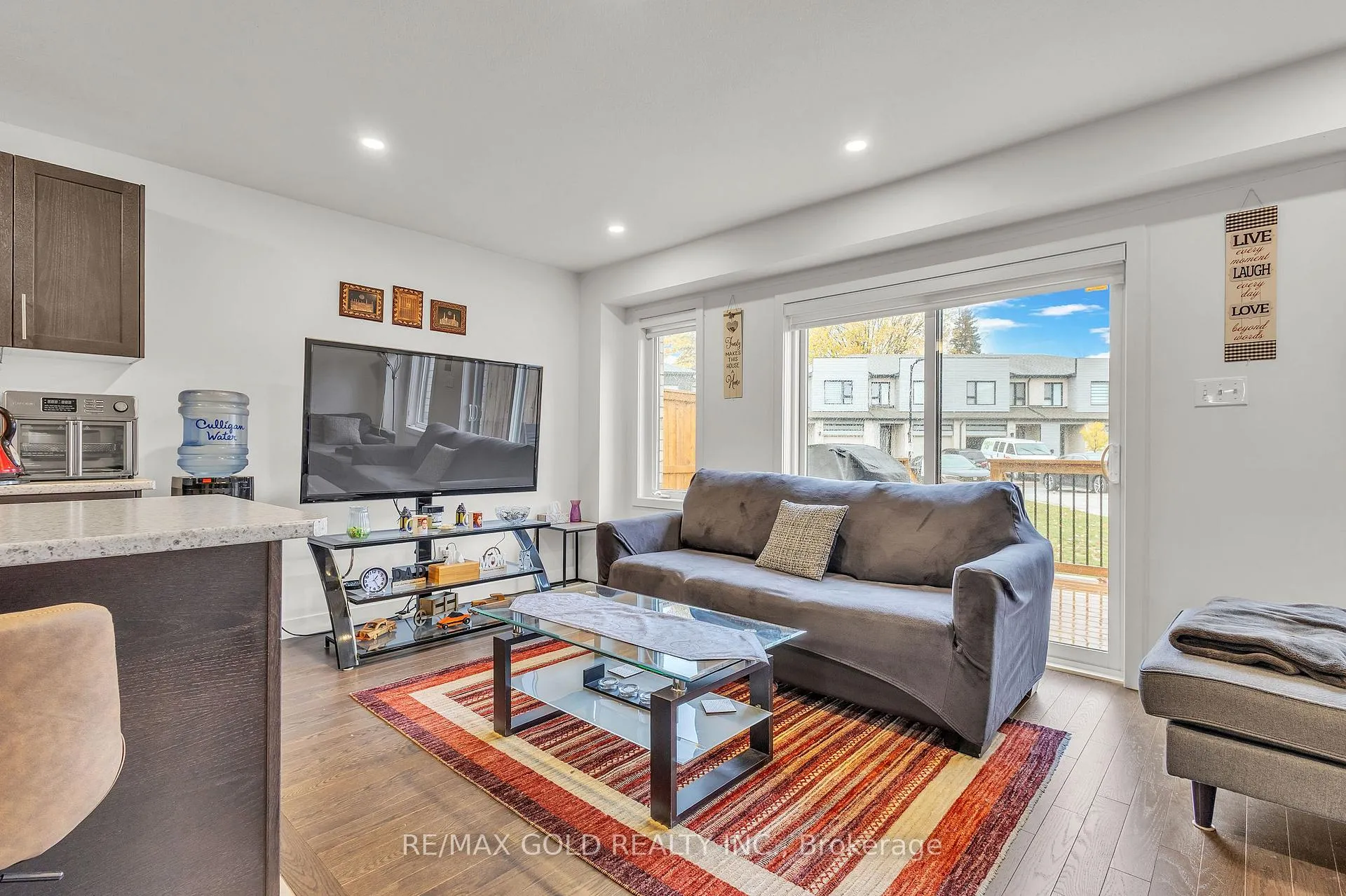 Photo 12 of 75 Pony Way, Kitchener — HOMEH