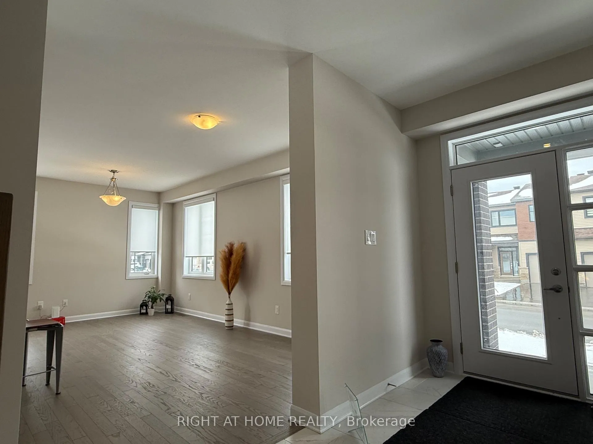 Photo 3 of 778 Jennie Trout Terrace, Ottawa, Kanata - Morgan's Grant/South March — HOMEH