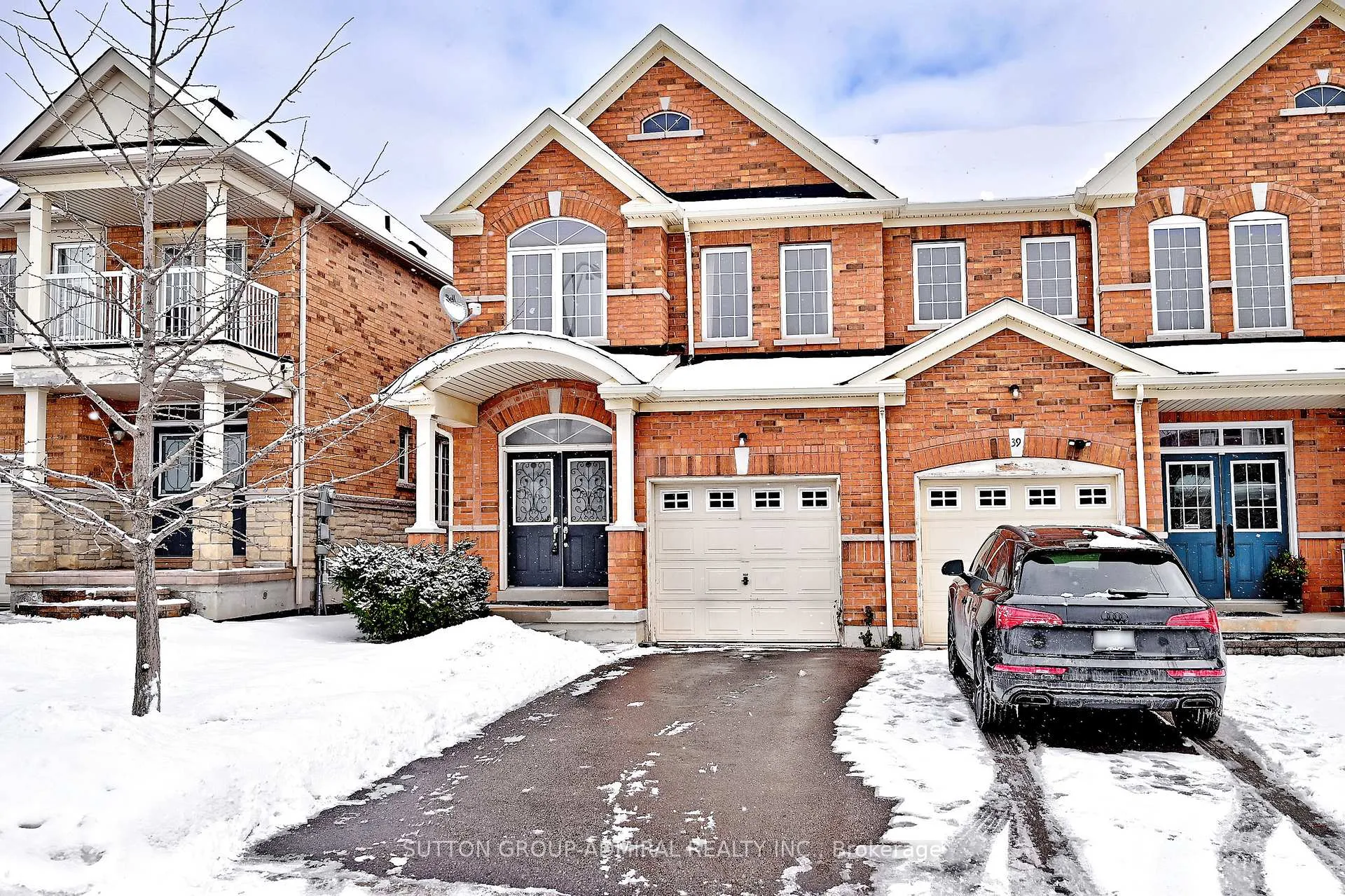 Front of 41 Big Hill Crescent