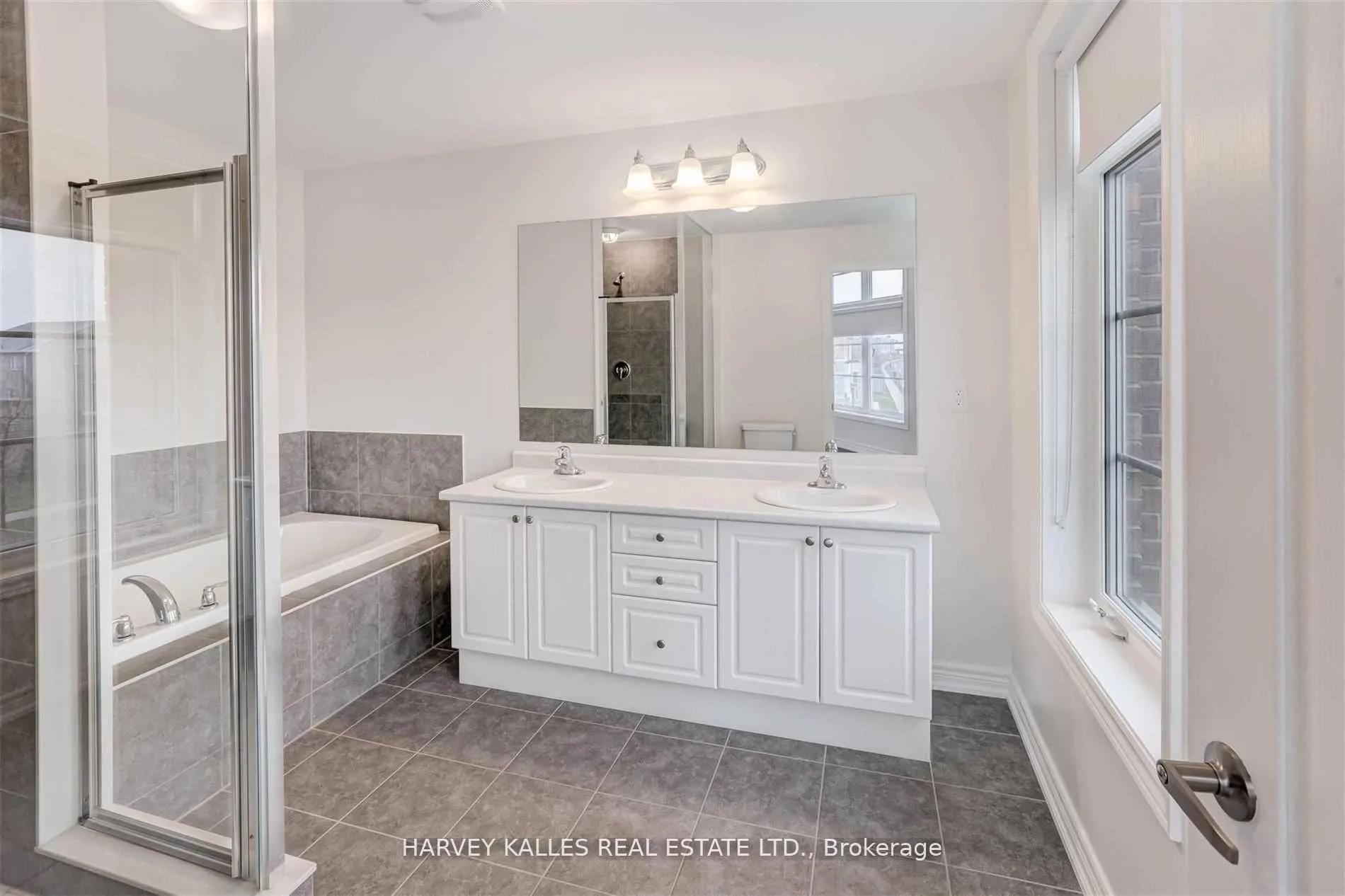 Photo 24 of 1 Luzon Avenue, Markham, Box Grove — HOMEH