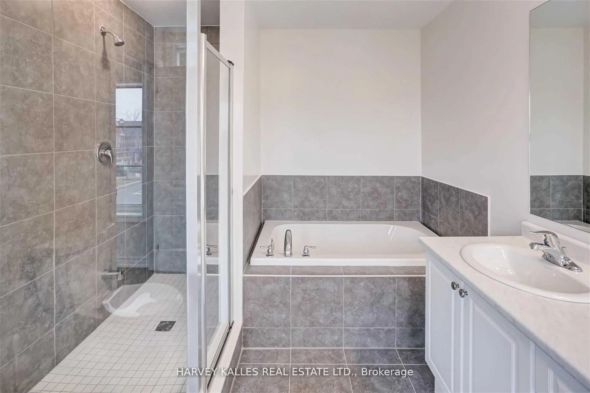 Photo 26 of 1 Luzon Avenue, Markham, Box Grove — HOMEH