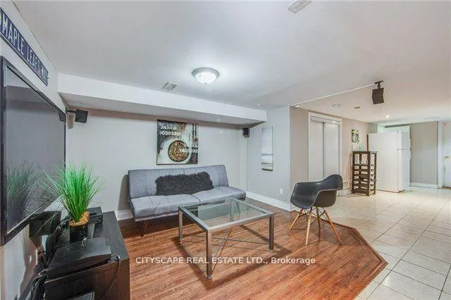 Photo 15 of 174 Coxwell Avenue, Toronto, Greenwood-Coxwell — HOMEH