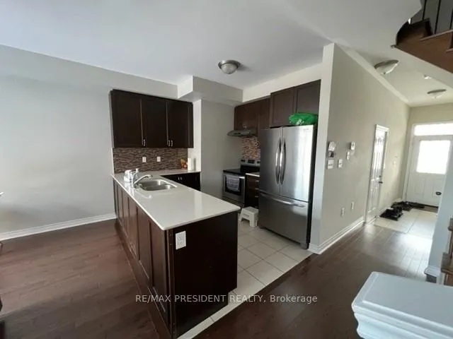 Photo 10 of 38 Hogan Manor Drive, Brampton, Northwest Brampton — HOMEH