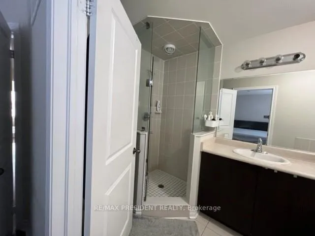 Photo 20 of 38 Hogan Manor Drive, Brampton, Northwest Brampton — HOMEH