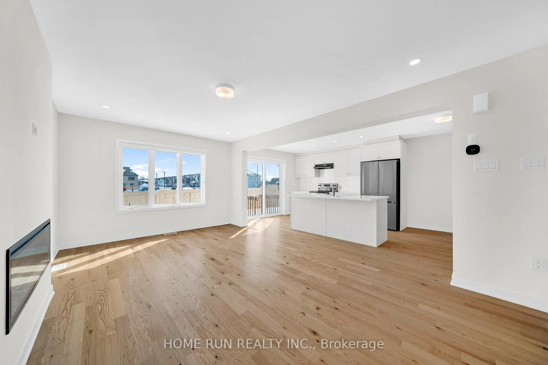 Photo 10 of 124 Tonic Crescent, Ottawa, Kanata - Rural Kanata (Central) — HOMEH