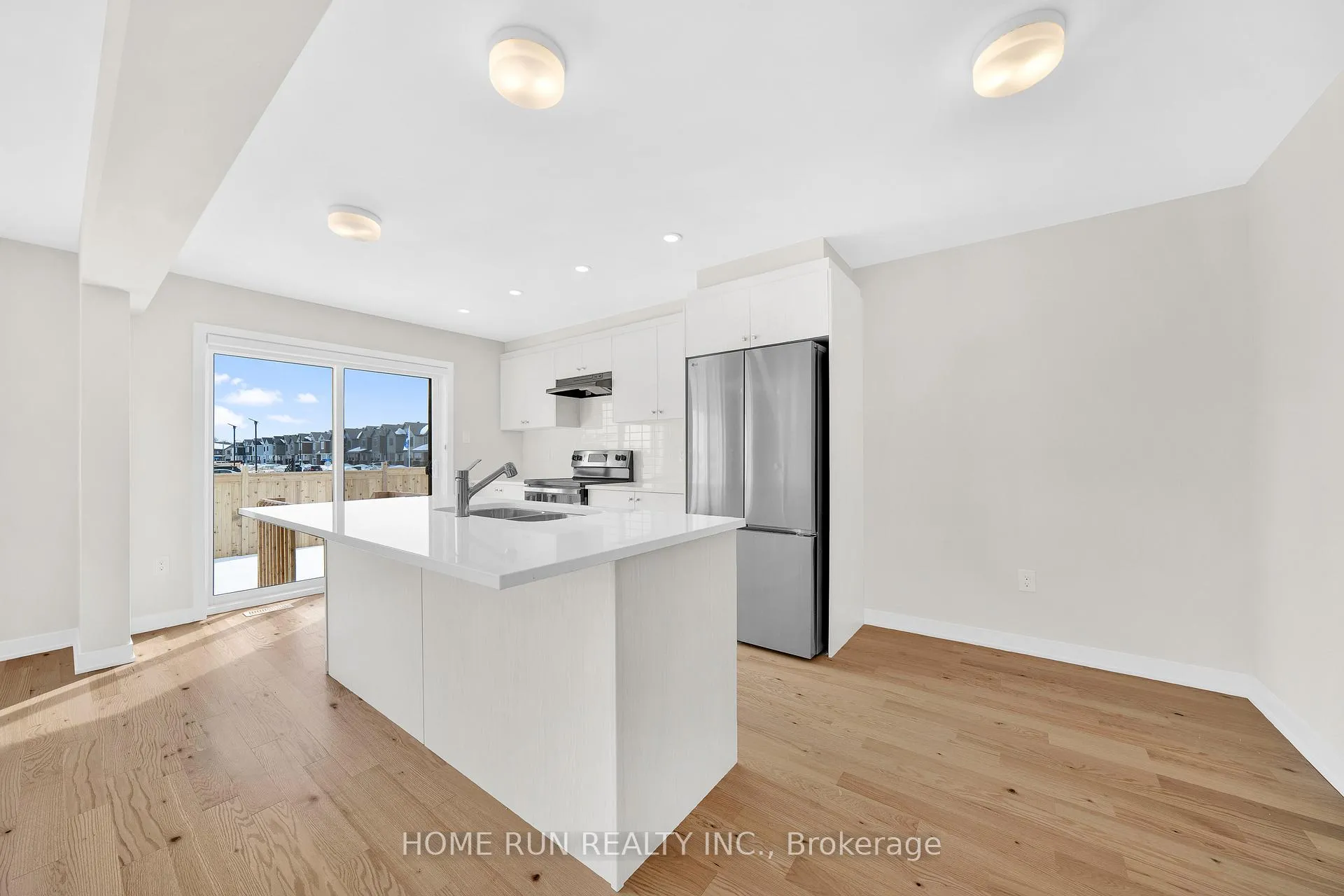 Photo 11 of 124 Tonic Crescent, Ottawa, Kanata - Rural Kanata (Central) — HOMEH