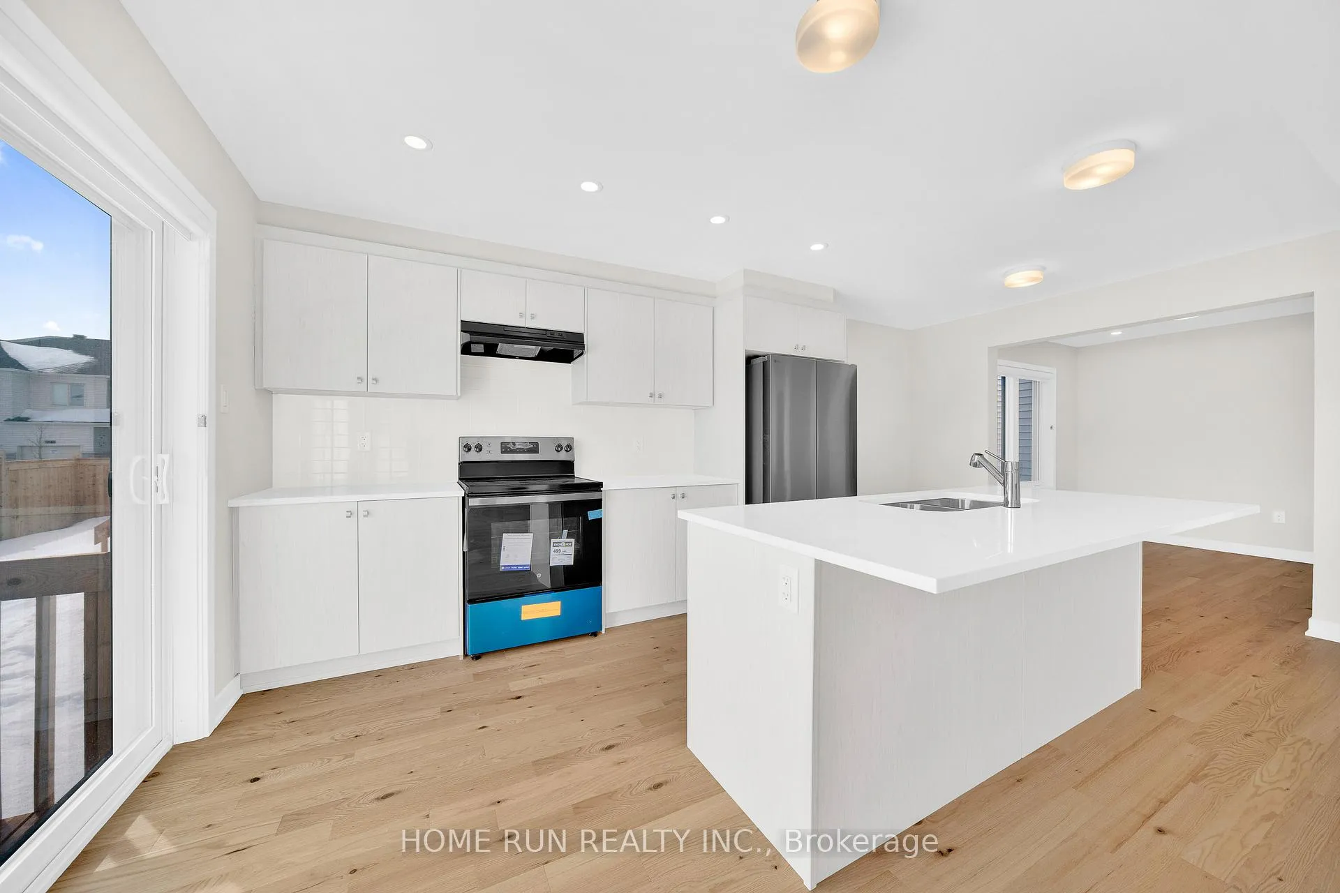 Photo 14 of 124 Tonic Crescent, Ottawa, Kanata - Rural Kanata (Central) — HOMEH