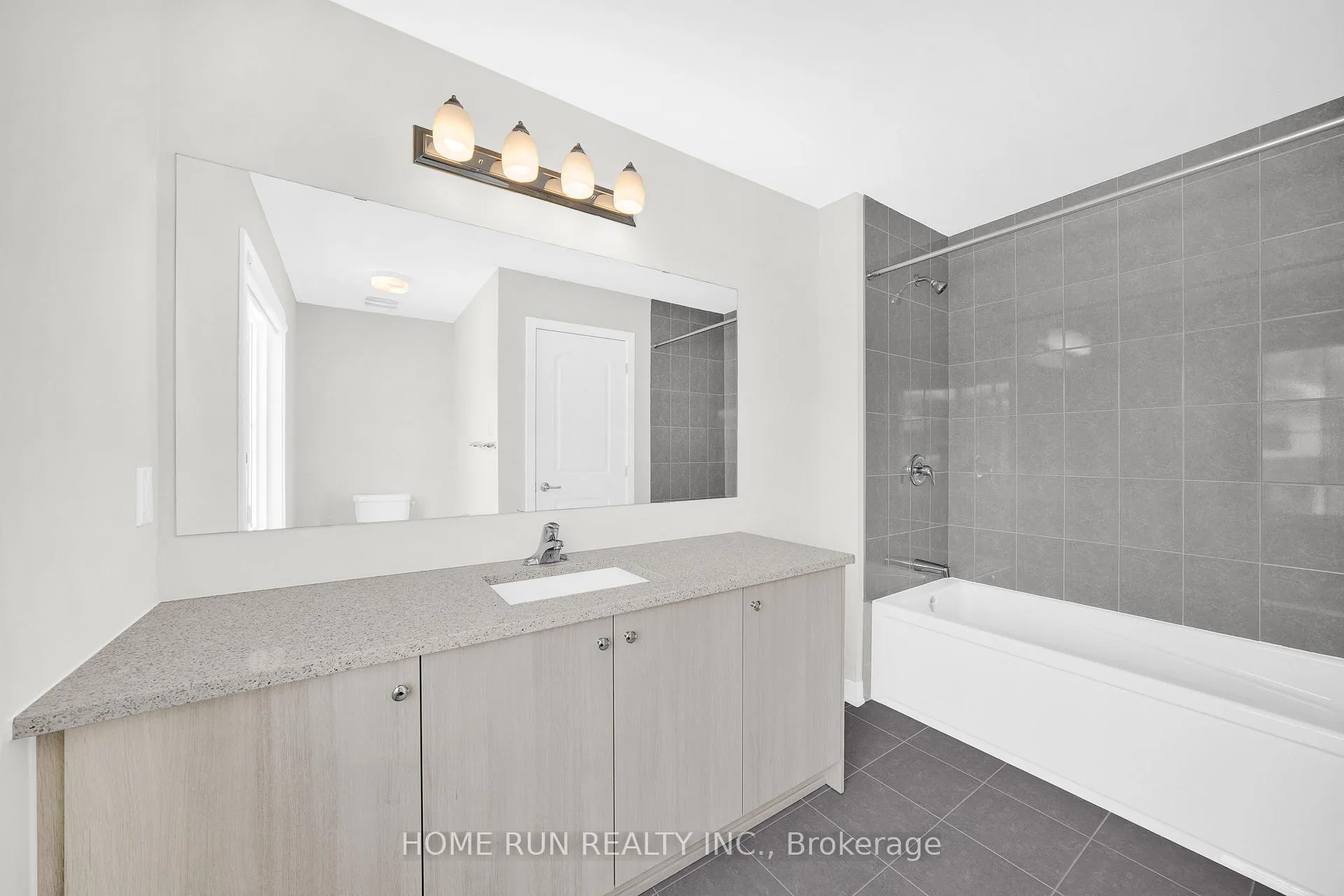 Photo 18 of 124 Tonic Crescent, Ottawa, Kanata - Rural Kanata (Central) — HOMEH