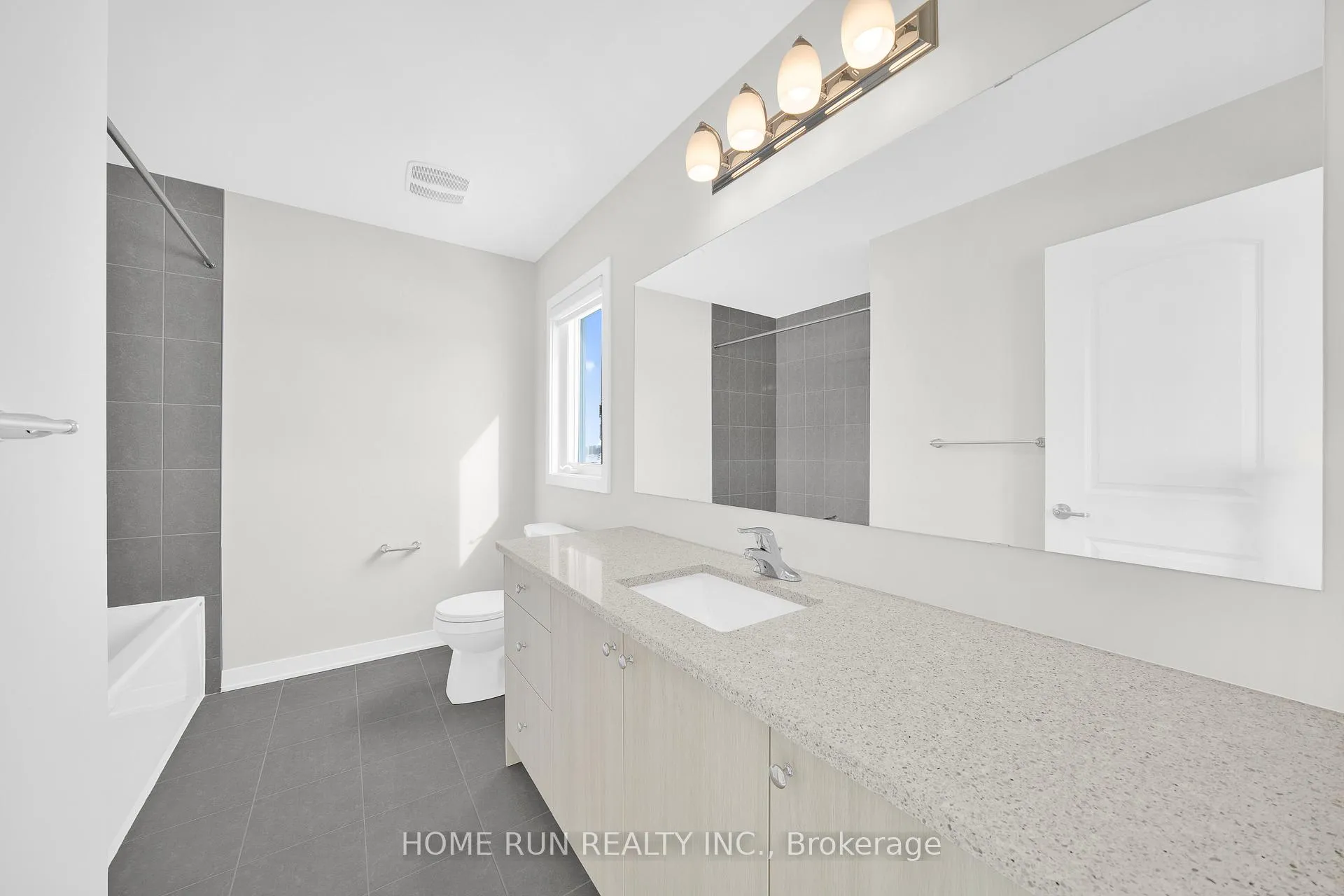 Photo 22 of 124 Tonic Crescent, Ottawa, Kanata - Rural Kanata (Central) — HOMEH