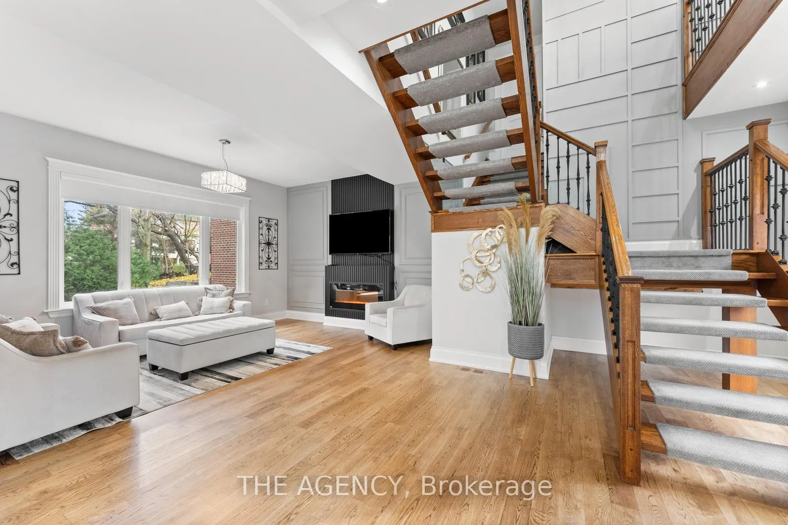 Photo 9 of 83 Hambly Avenue, King, King City — HOMEH