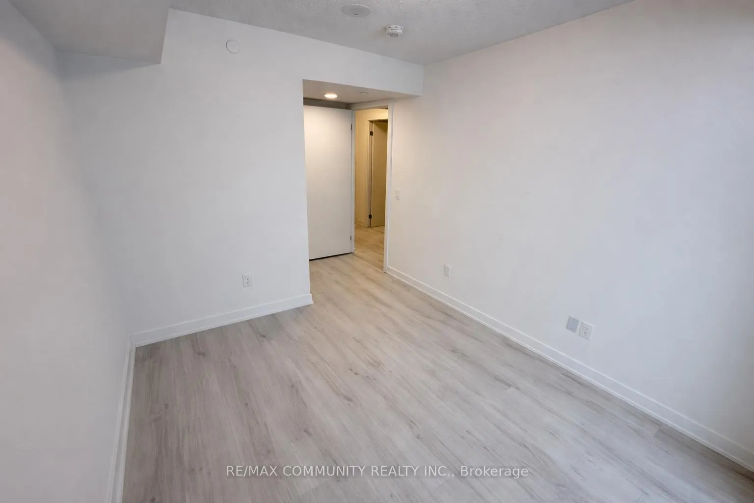 Photo 6 of Unit 317, 1010 Sandy Beach Road, Pickering, Bay Ridges — HOMEH