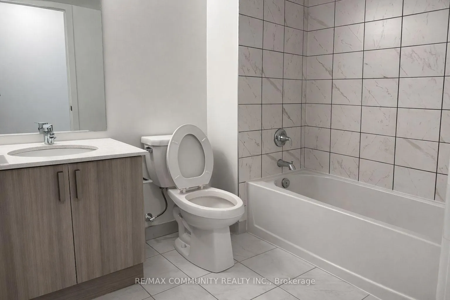 Photo 8 of Unit 317, 1010 Sandy Beach Road, Pickering, Bay Ridges — HOMEH