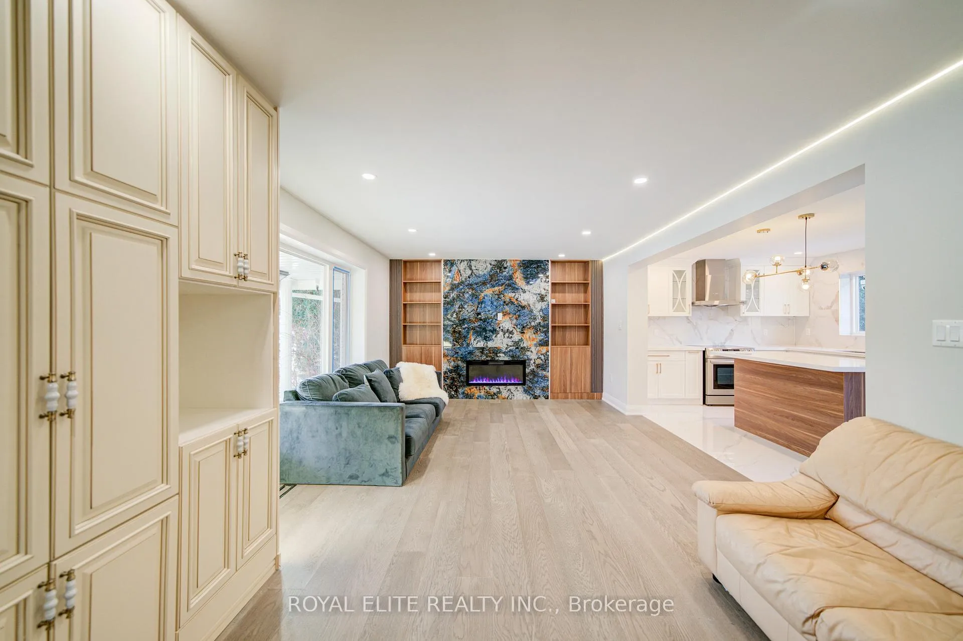 Photo 5 of 40 Squire Baker's Lane, Markham, Sherwood-Amberglen — HOMEH