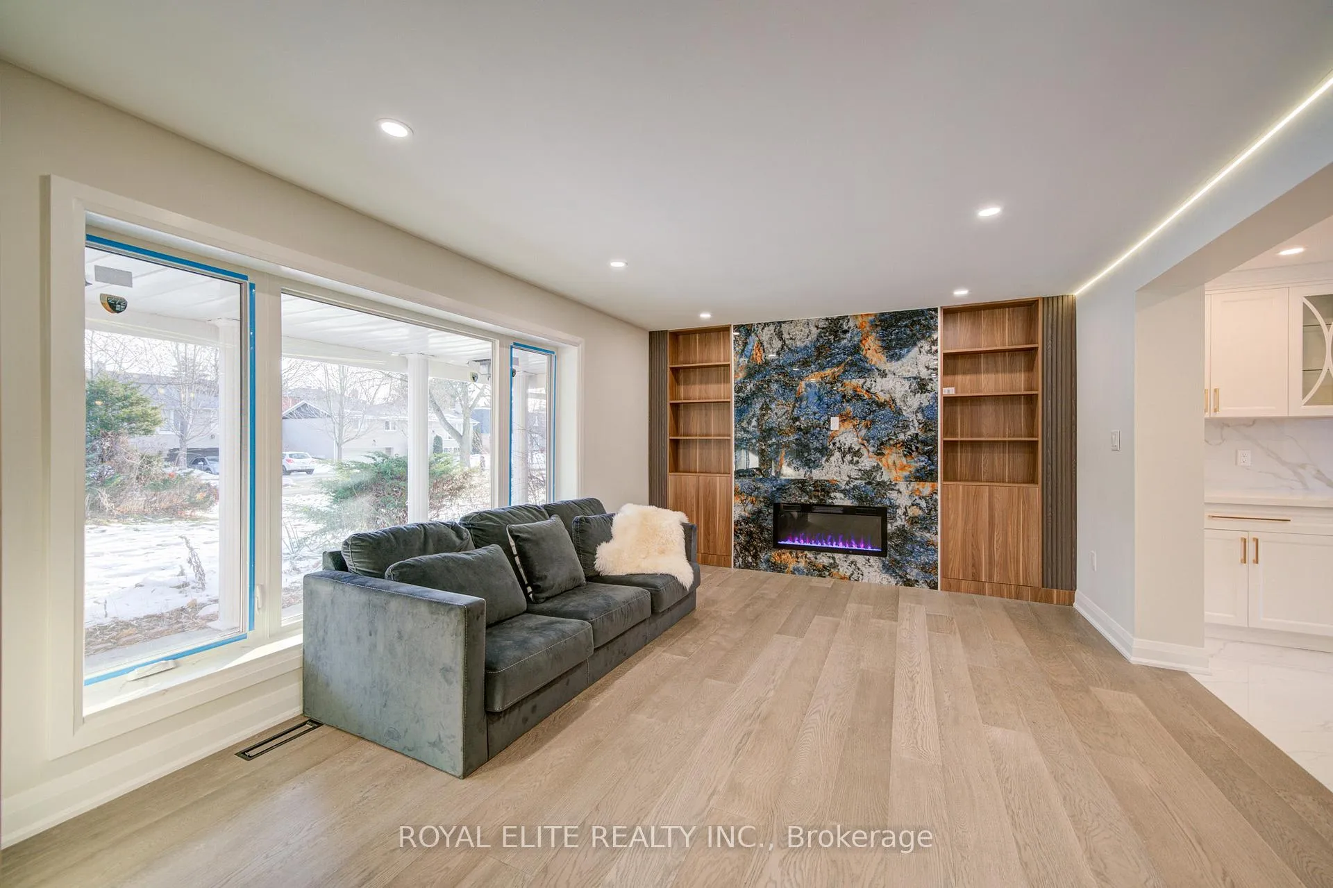 Photo 6 of 40 Squire Baker's Lane, Markham, Sherwood-Amberglen — HOMEH