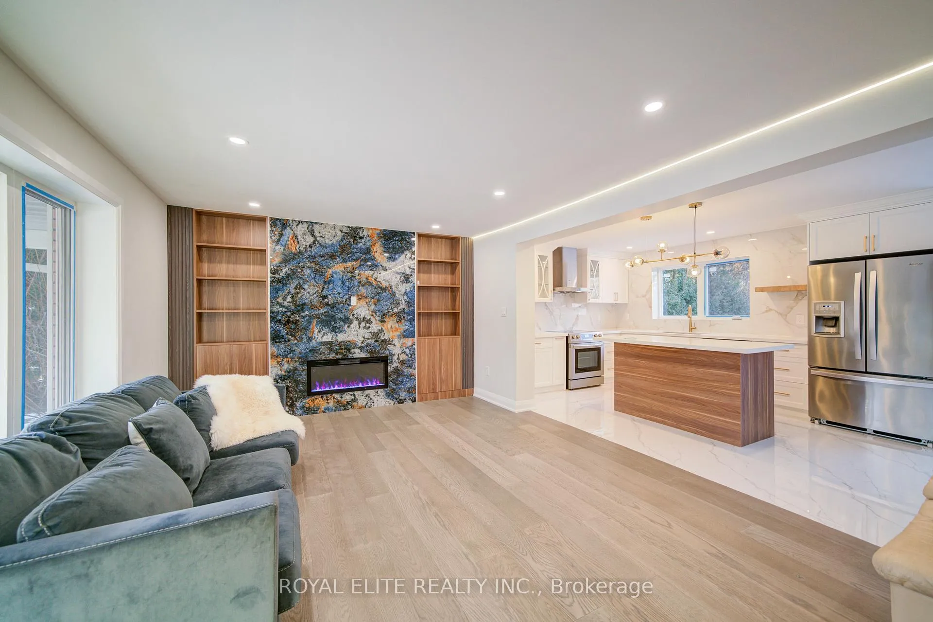 Photo 7 of 40 Squire Baker's Lane, Markham, Sherwood-Amberglen — HOMEH