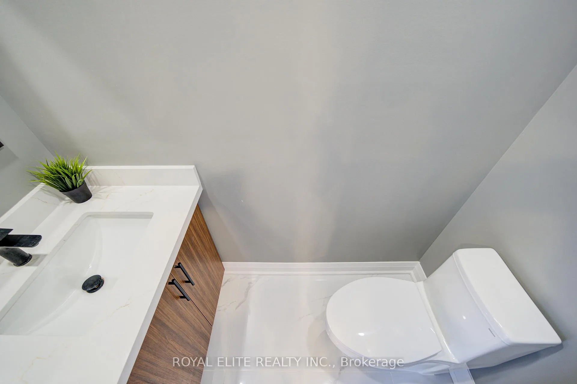 Photo 18 of 40 Squire Baker's Lane, Markham, Sherwood-Amberglen — HOMEH